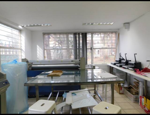 161M² OFFICE FOR SALE IN FERNDALE